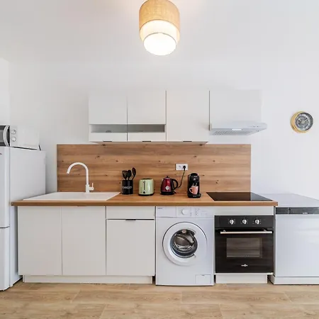2 Bedroom For 6 With Private Parking - Elevator - High-speed Wifi Champigny-sur-Marne