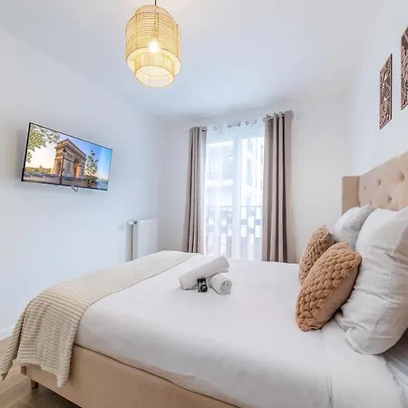 2 Bedroom For 6 With Private Parking - Elevator - High-speed Wifi *