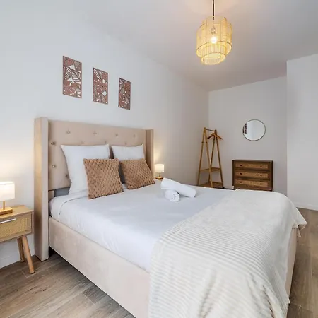 2 Bedroom For 6 With Private Parking - Elevator - High-speed Wifi * Champigny-sur-Marne